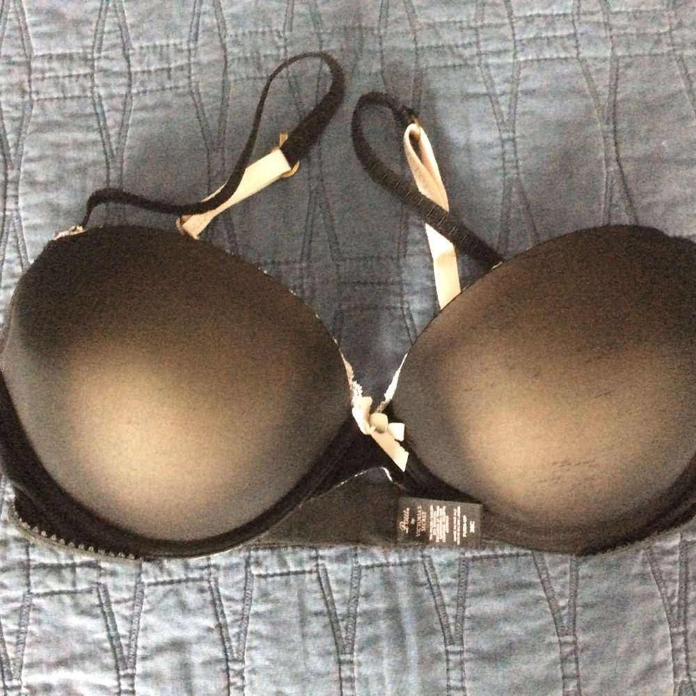 Victoria's Secret Pout Bra 36C